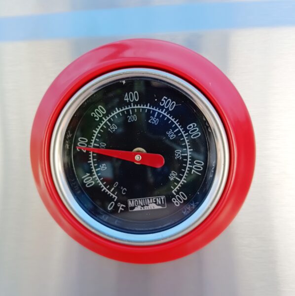 A Convenient Hood Thermometer